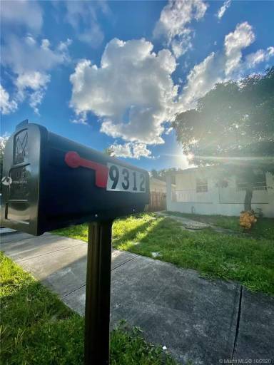 Main picture of 9312 NW 3rd Ave