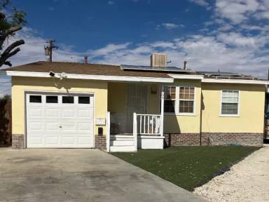 Main picture of 305 W Avenue J10