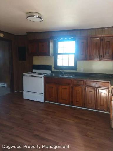 Main picture of 208 E Broad St