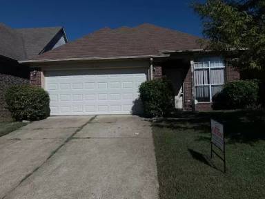 Main picture of 6822 Mikayla Ln