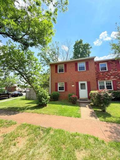 Main picture of 4240 Embassy Dr