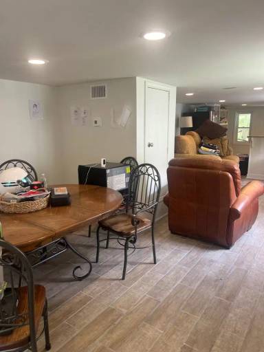 Main picture of 5829 Clara St