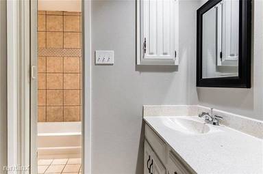 Main picture of 6416 Park Ln