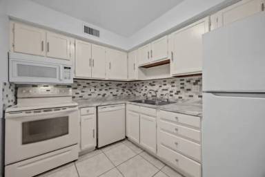 Main picture of 9905 Pineapple Tree Dr