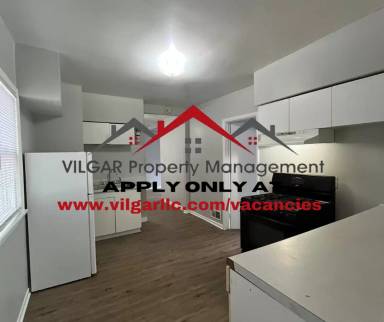 Main picture of 6009 E 6th Pl