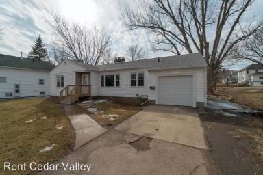 Main picture of 2503 Iowa St