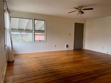 Main picture of 280 NE Wauna Ave
