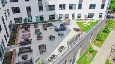 Main picture of 640 N May St