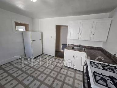 Main picture of 1424 1/2 Grant Ave