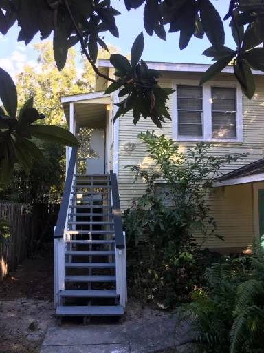 Main picture of 207 N Albany Ave