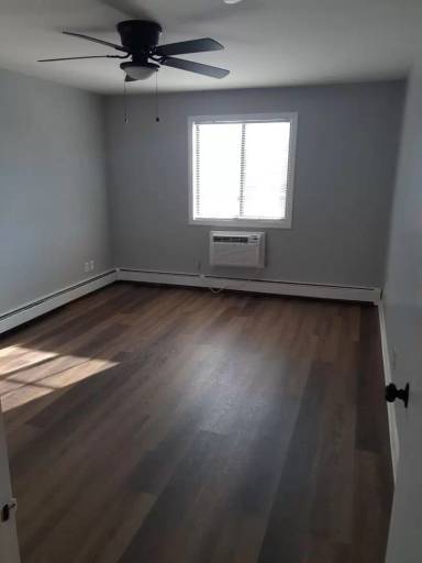 Main picture of 10 Bullocks Point Ave