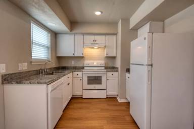 Main picture of 1001 E Main ST, Apt B - 1