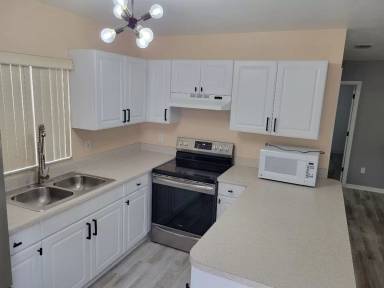Main picture of 2511 W Lake Ave