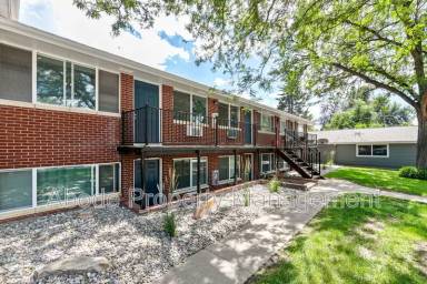 Main picture of Flats at Tenth Street