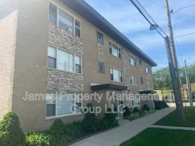 Main picture of 6047 N Northwest Hwy