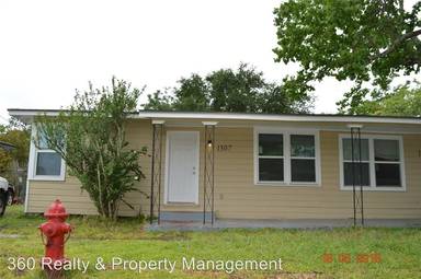 Main picture of 1307 W 10th St