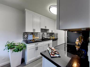 Main picture of 14377 Bancroft Ave