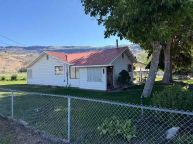 Main picture of 1451 Douglas St