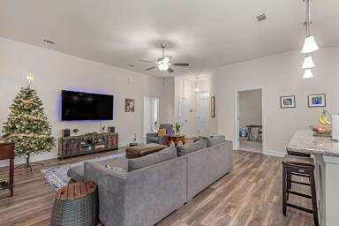 Main picture of 5101 Peach Dr