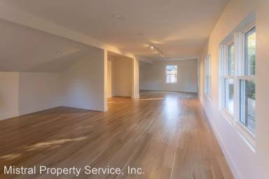 Main picture of 376 Liberty St