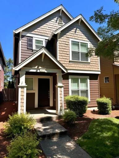 Main picture of 3100 SE Everglade St
