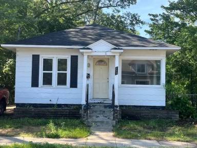 Main picture of 255 W Summit Ave