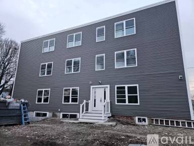 Main picture of 32 Irving St