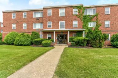 Main picture of Ellacott Parkway Apartments