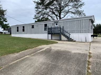 Main picture of 988 Benson Hardee Rd