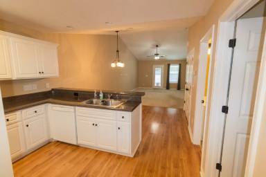 Main picture of 235 Sunview Dr