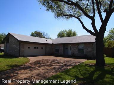 Main picture of 918 Greenbriar Dr