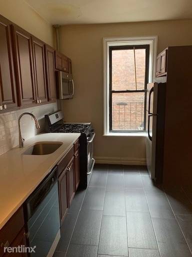 Main picture of 209 E 16th St