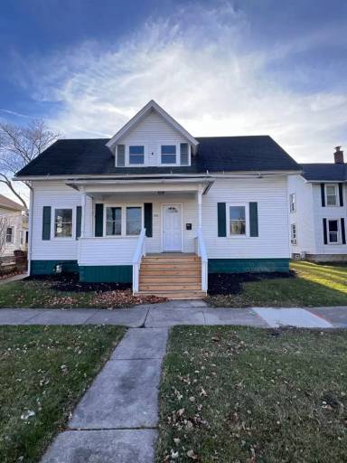 Main picture of 516 E 2nd St