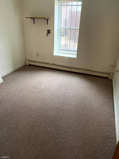 Main picture of 90 Hammond St