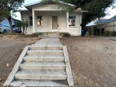 Main picture of 330 S 8th St