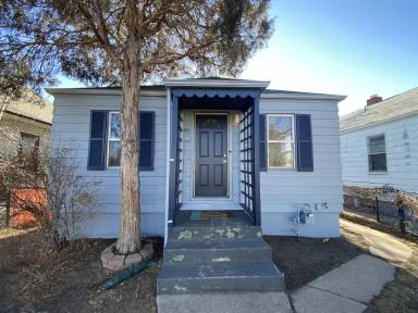 Main picture of 611 E 5th St
