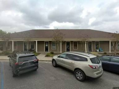 Main picture of 880 Holcomb Blvd