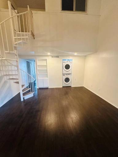 Main picture of 2401 Leon St