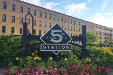 Main picture of 5th Avenue Station Loft Apartments
