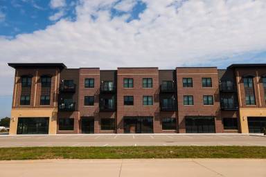 Main picture of 8411 Peosta Commercial Ct
