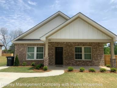 Main picture of 1409 Spring Dr