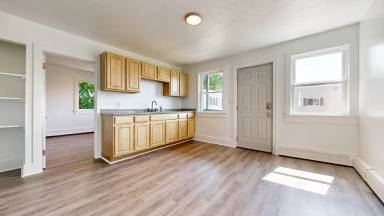 Main picture of 7 Island Ave