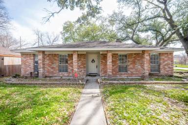 Main picture of 451 Gentilly Dr