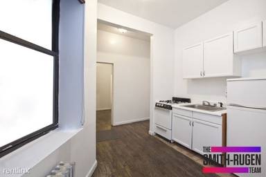 Main picture of 412 W 49th St