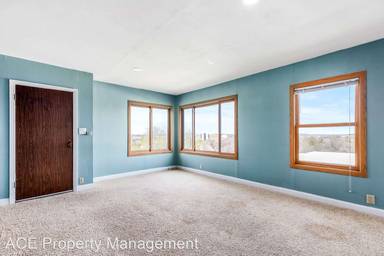 Main picture of 1219 South St