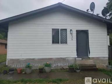 Main picture of 627 Willis Ave