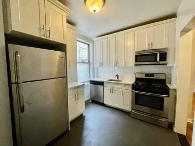 Main picture of 651 W 188th St