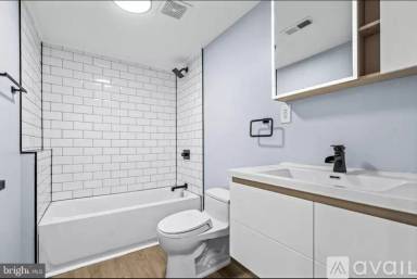 Main picture of 2 N Newton Pl