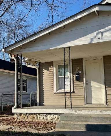 Main picture of 1606 Hoefgen St
