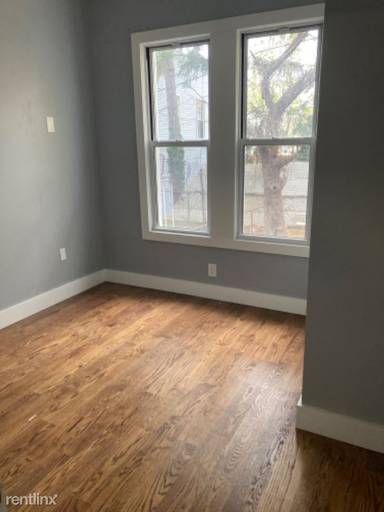 Main picture of 695 Bergen Ave
